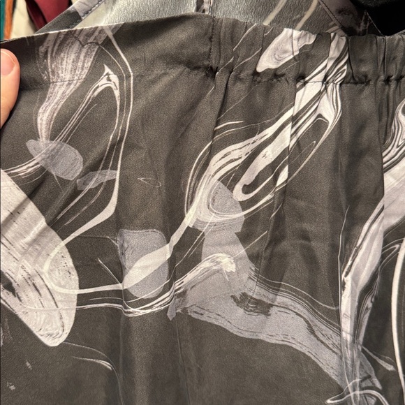 XXS, S, M - ATHLETA - Calm Cool Cami Marble Gray White Silky NEW - Picture 4 of 4